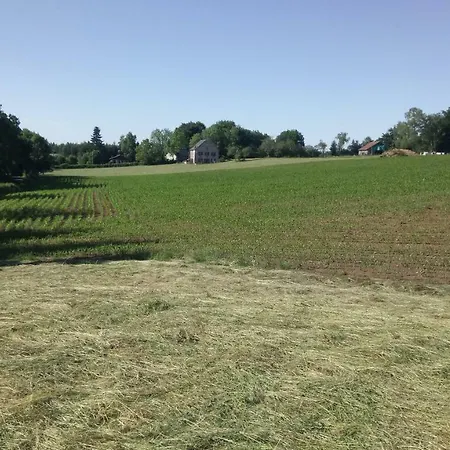 Les Chaumeix 度假居 *